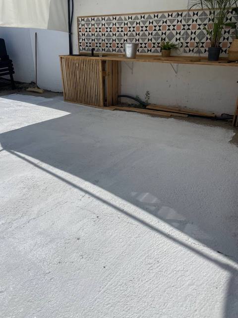 Cómo pintar el suelo de tu terraza paso a paso