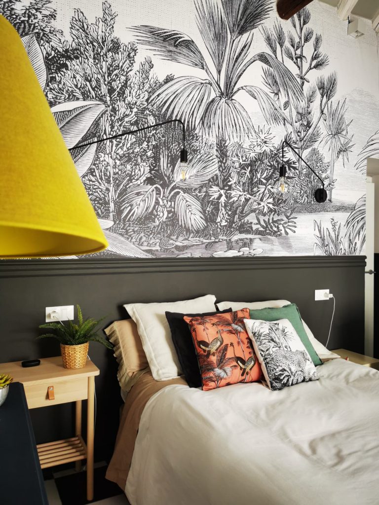 Foto: Dormitorio con Cabecero de Papel Pintado de La Casa de Mi